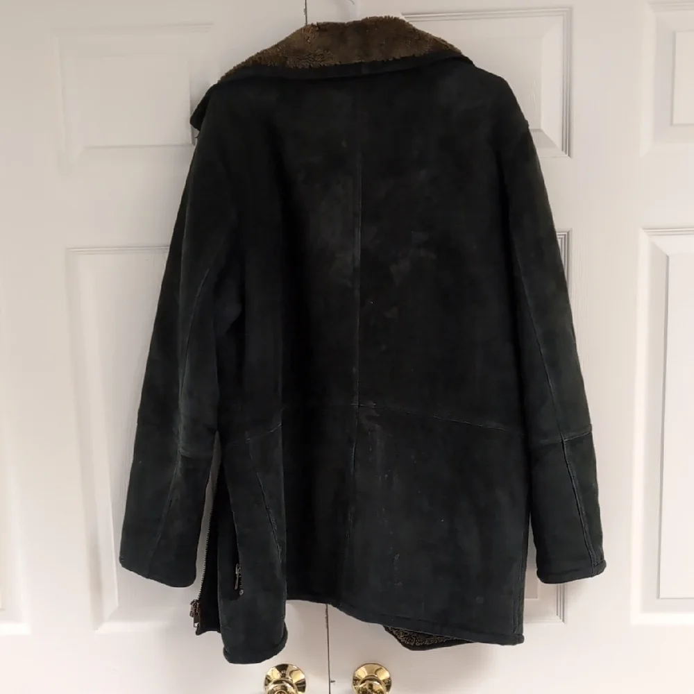 Danier Black Sheepskin Coat - Picture 10 of 11